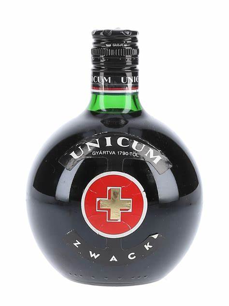 グラン・アルニエ　ウニクム　リキュール Wine and Beyond - ZWACK UNICUM LIQUEUR 500ML - Zwack Unicum - 500
